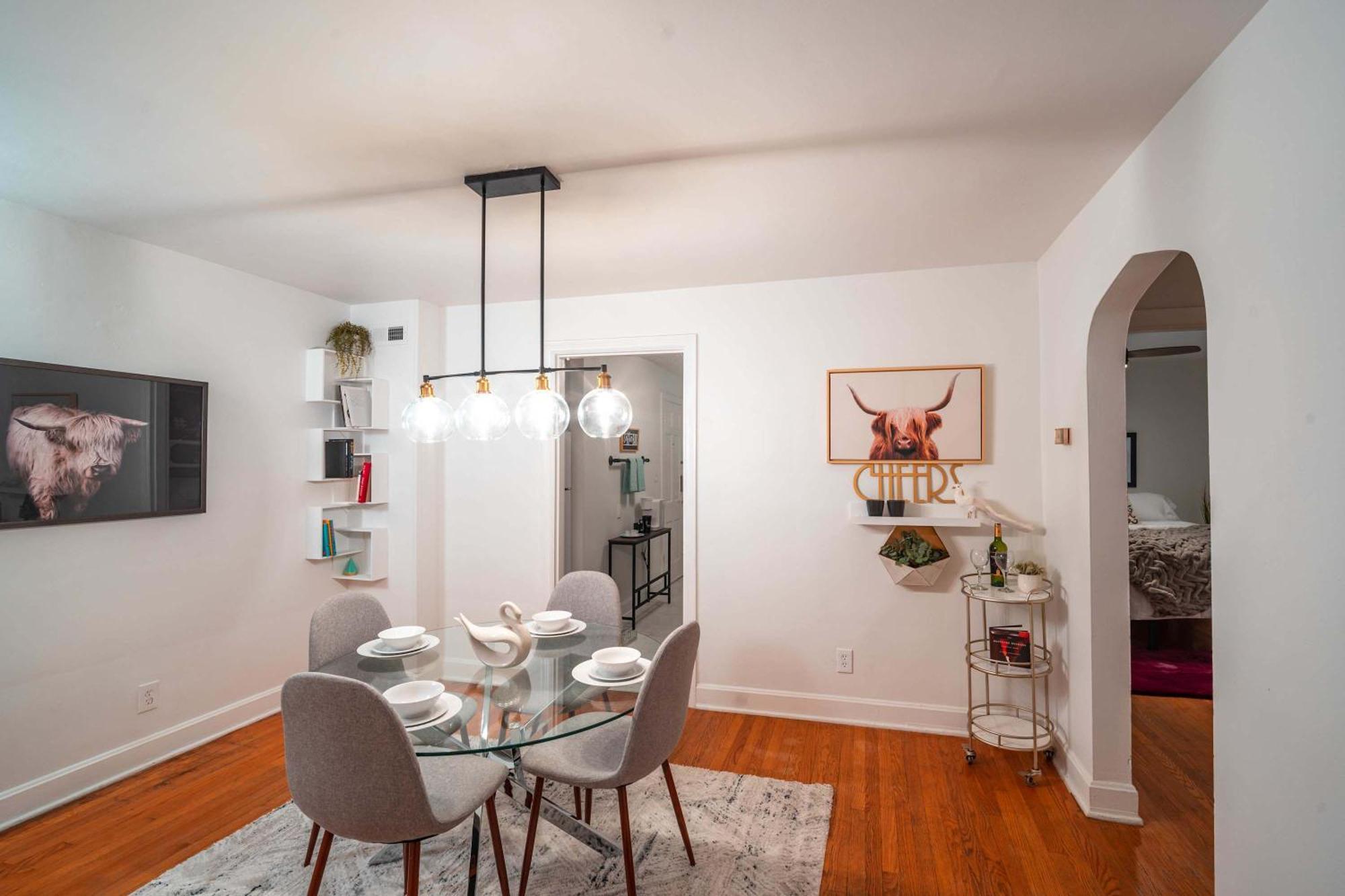 Apartment Cozy With Parking Great Location